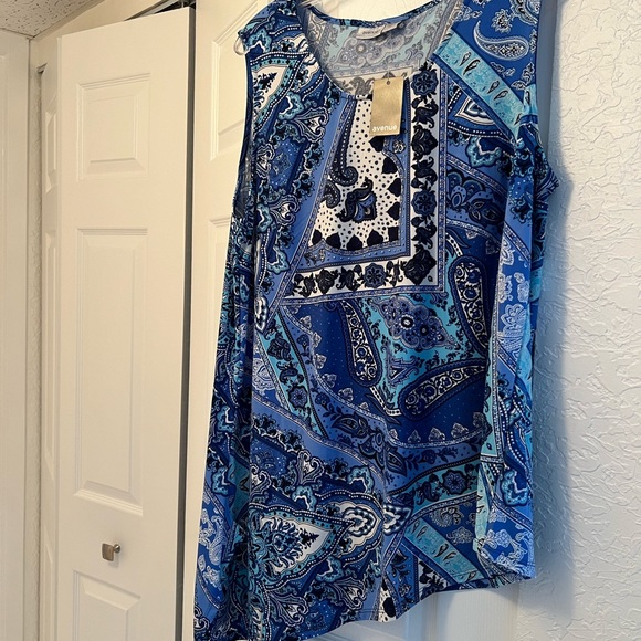 AVENUE SZ 20 SLEEVELESS ASYMMETRICAL BLU PAISLEY PRINT TOP - Picture 9 of 9